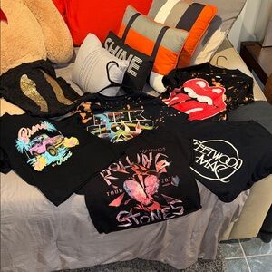 Black Graphic Crop Tops various sizes